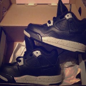 New Jordan 4 Retro Oreo Toddler shoes size 5C